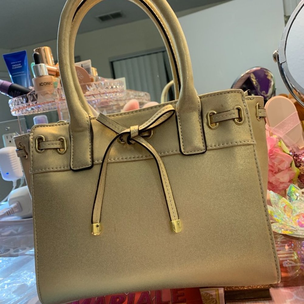 Top handle purse